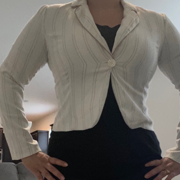 Jacket 🧥 - Picture 4 of 5